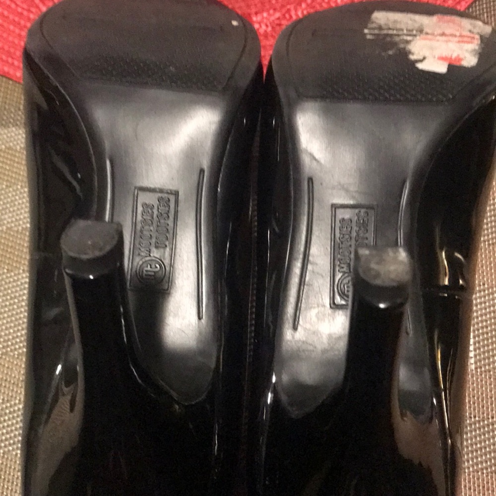 Shoes - Picture 4 of 7